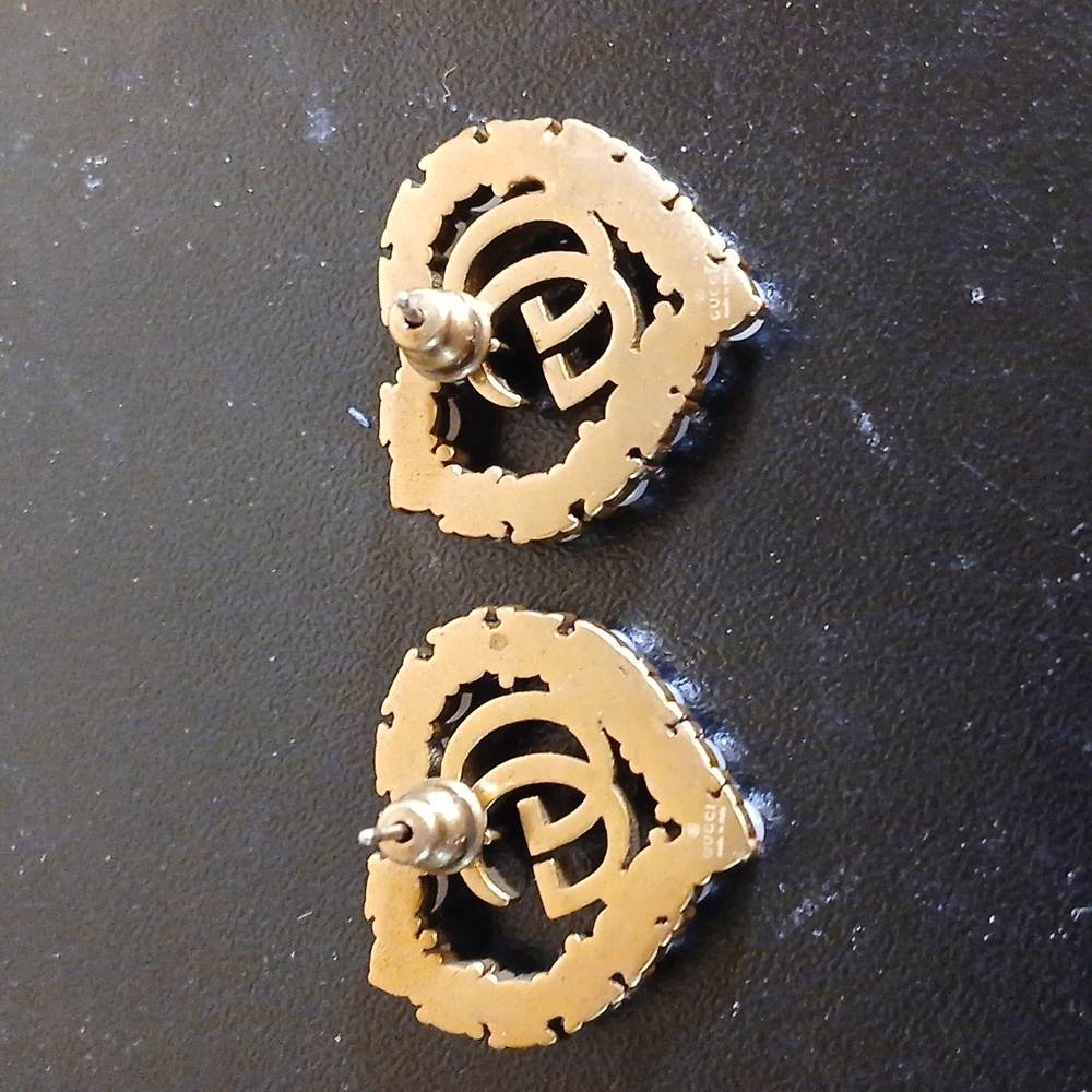 Authentic Gucci Heart Shaped Faux Pearl Earrings - Picture 4 of 5